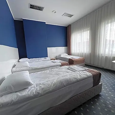 Hotel Safir Babice